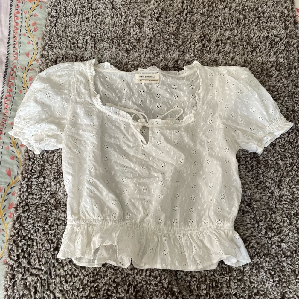 Urban Outfitters Cropped Lace Puff Sleeve Blouse